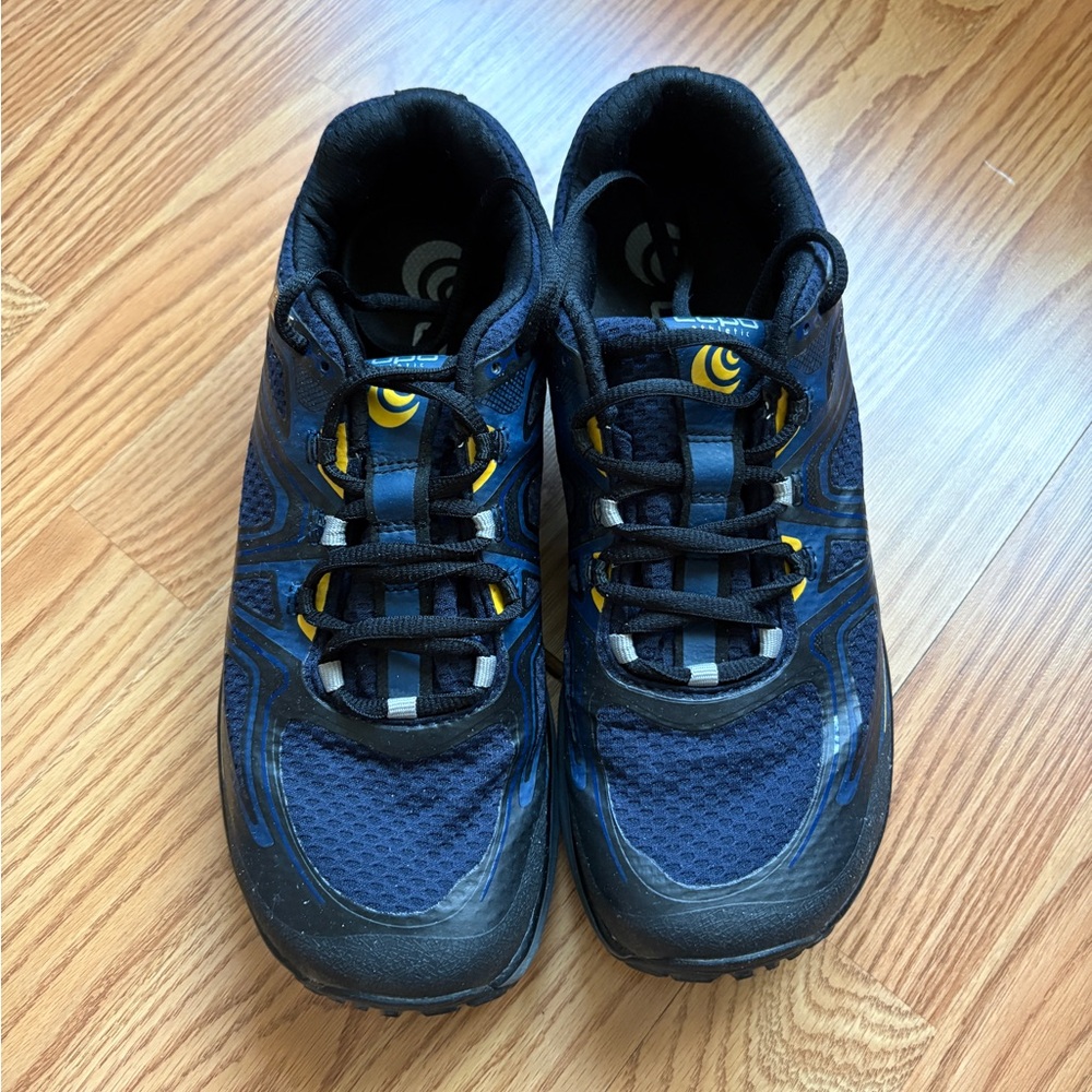 Mens Topo Athletic Sneaker, SIZE 8